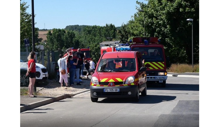 photo L'arrivée des Sapeurs-Pompiers à Hanches