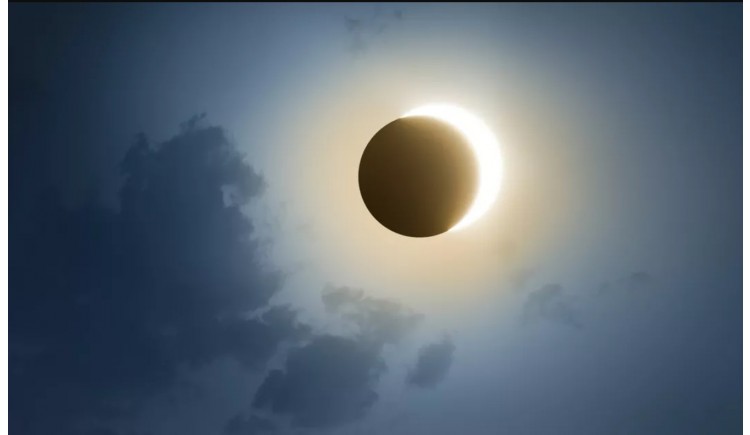 photo Éclipse solaire du 12 août : comment observer le phénomène en toute sécurité ?