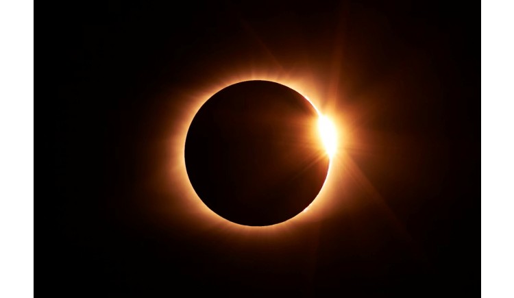 photo Éclipse solaire du 12 août : comment observer le phénomène en toute sécurité ?