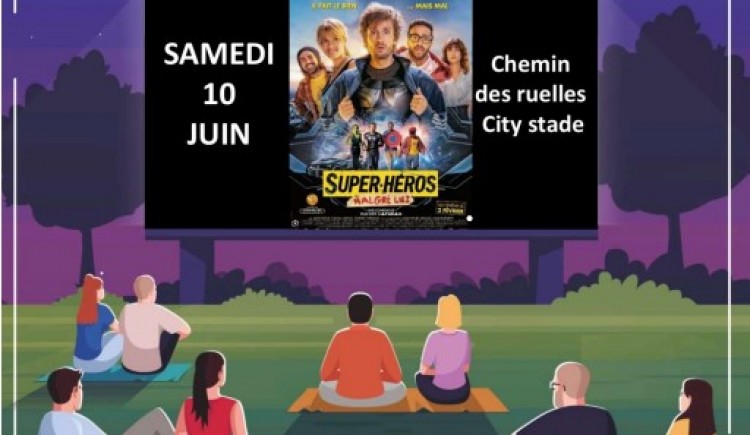 photo Séance de cinéma en plein air à Saint-Martin de Nigelles